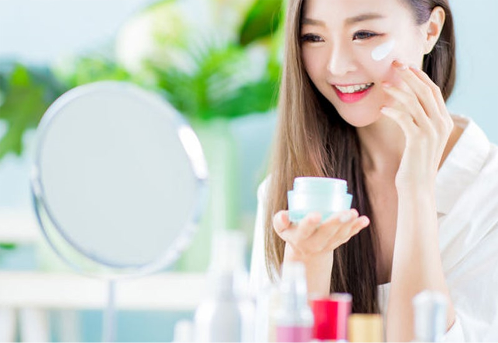 Dimethicone is used in our daily lives, from hair care to makeup